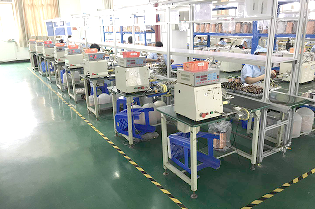 Semi-automatic production workshop
